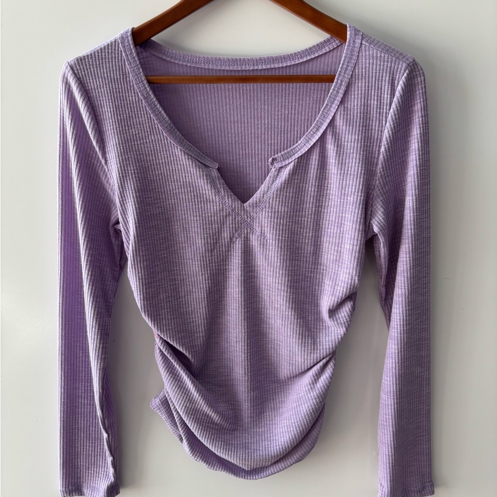 Lavender Ribbed V-Neck Top - Picture 4 of 9